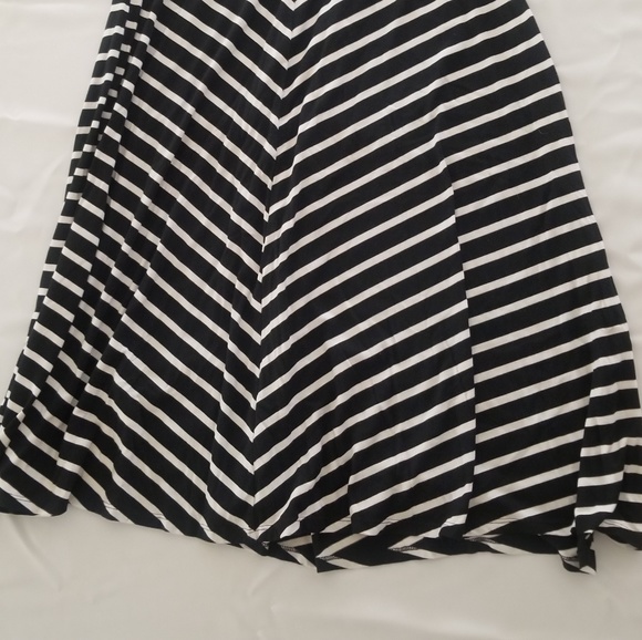 💜 5 for $25! Maxi Skirt - Picture 2 of 2